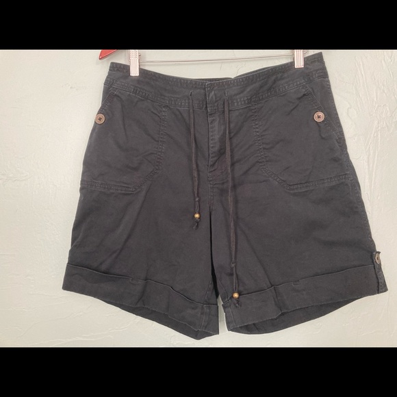 Lane Bryant black shorts-
Size 14 - Picture 3 of 6